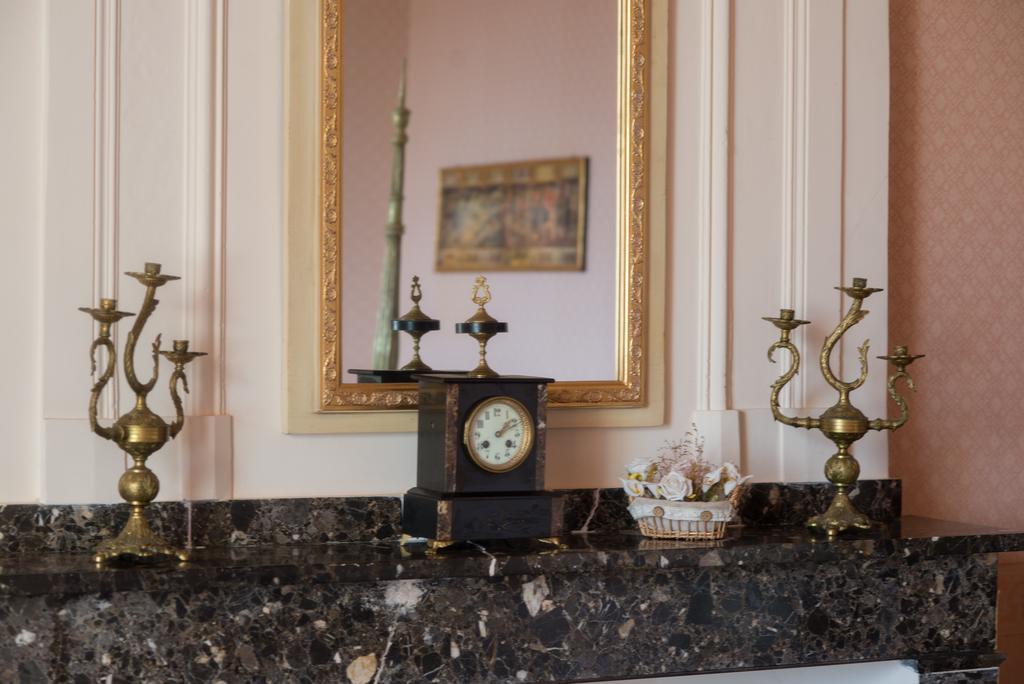 Chateau De Goudourville Villa Esterno foto
